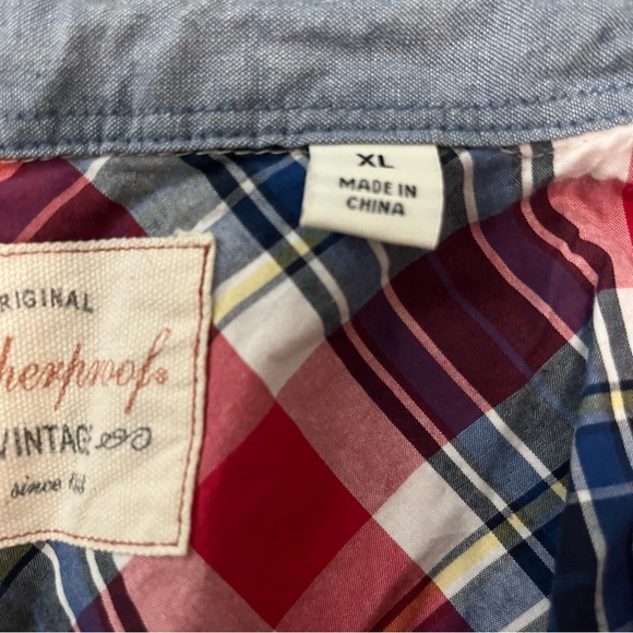 BUTTON UP - Picture 2 of 6